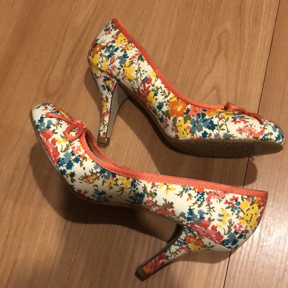 Flowery heel pump&bow, size 7.5, CL by laundry, new - Picture 2 of 10